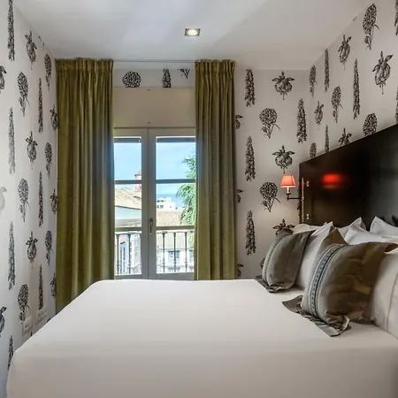 Mate Larios Hotel